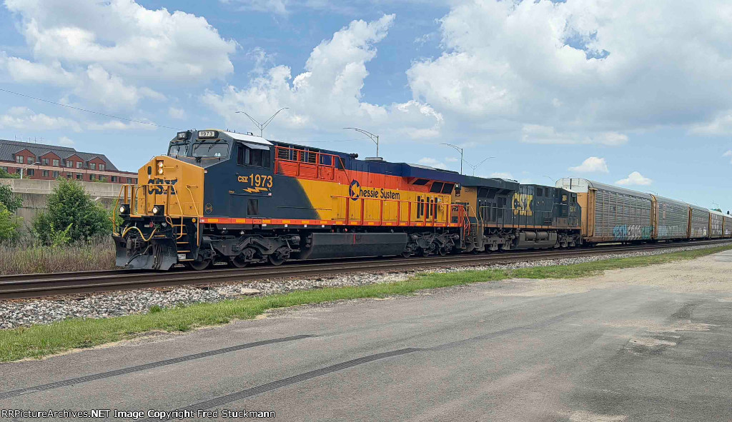 CSX 1973 leads X331.